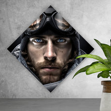 Lade das Bild in den Galerie-Viewer, Poster Abenteuerlicher Mann mit eisblauen Augen im Schnee Raute