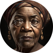 Lade das Bild in den Galerie-Viewer, Aluminiumbild gebürstet Ältere Frau mit braunem Kopftuch Kreis