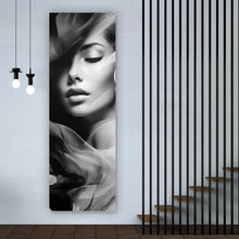 Lade das Bild in den Galerie-Viewer, Poster Anmutiges Frauen Portrait Schwarz Weiß Panorama Hoch