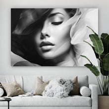Lade das Bild in den Galerie-Viewer, Poster Anmutiges Frauen Portrait Schwarz Weiß Querformat