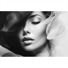 Lade das Bild in den Galerie-Viewer, Poster Anmutiges Frauen Portrait Schwarz Weiß Querformat