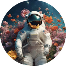 Lade das Bild in den Galerie-Viewer, Aluminiumbild gebürstet Astronaut in einem Blumenmeer Kreis