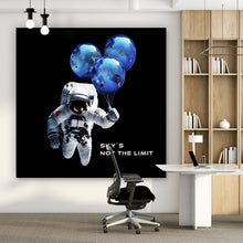 Lade das Bild in den Galerie-Viewer, Poster Astronaut mit Erdballons im All Quadrat