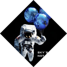 Lade das Bild in den Galerie-Viewer, Poster Astronaut mit Erdballons im All Raute