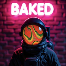 Lade das Bild in den Galerie-Viewer, Aluminiumbild Astronaut mit Helm Baked Neon Quadrat