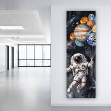 Lade das Bild in den Galerie-Viewer, Aluminiumbild Astronaut mit Planeten Ballons Panorama Hoch