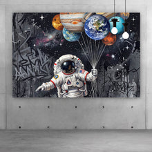Lade das Bild in den Galerie-Viewer, Leinwandbild Astronaut mit Planeten Ballons Querformat