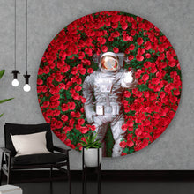 Lade das Bild in den Galerie-Viewer, Aluminiumbild Astronaut zwischen Rosen Kreis