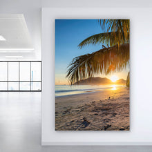 Lade das Bild in den Galerie-Viewer, Aluminiumbild Atemberaubender Strand Sonnenuntergang Hochformat