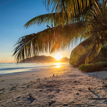 Lade das Bild in den Galerie-Viewer, Leinwandbild Atemberaubender Strand Sonnenuntergang Quadrat