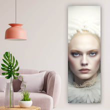 Lade das Bild in den Galerie-Viewer, Leinwandbild Ausdrucksstarke Frau mit modernem Kopfschmuck Panorama Hoch