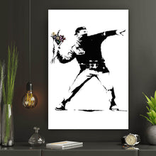 Lade das Bild in den Galerie-Viewer, Aluminiumbild Banksy - Blumenwerfer Hochformat