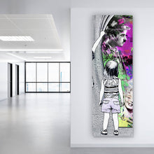 Lade das Bild in den Galerie-Viewer, Leinwandbild Banksy Graffitikunst hinter Vorhang Panorama Hoch