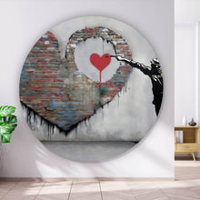 Lade das Bild in den Galerie-Viewer, Aluminiumbild gebürstet Banksy großes Herz Street Art Kreis