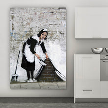Lade das Bild in den Galerie-Viewer, Spannrahmenbild Banksy - Hausfrau Hochformat