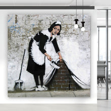 Lade das Bild in den Galerie-Viewer, Spannrahmenbild Banksy - Hausfrau Quadrat
