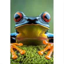 Lade das Bild in den Galerie-Viewer, Spannrahmenbild Beeindruckender Frosch in der Natur Hochformat