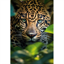 Lade das Bild in den Galerie-Viewer, Aluminiumbild gebürstet Beeindruckendes Leoparden Porträt im Dschungel Hochformat