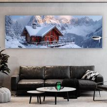 Lade das Bild in den Galerie-Viewer, Aluminiumbild gebürstet Berghütte in verschneiter Alpenlandschaft bei Sonnenaufgang Panorama
