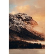 Lade das Bild in den Galerie-Viewer, Leinwandbild Berglandschaft bei Sonnenaufgang Hochformat