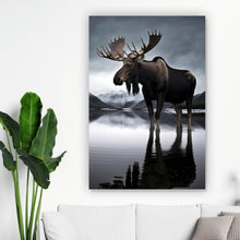 Lade das Bild in den Galerie-Viewer, Leinwandbild Berglandschaft mit See und Elch in Abendstimmung Hochformat