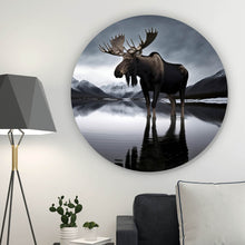 Lade das Bild in den Galerie-Viewer, Aluminiumbild gebürstet Berglandschaft mit See und Elch in Abendstimmung Kreis