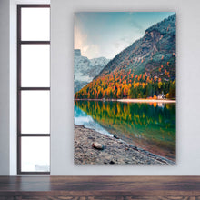 Lade das Bild in den Galerie-Viewer, Aluminiumbild gebürstet Berglandschaft mit Spiegelung im See Hochformat