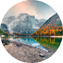 Lade das Bild in den Galerie-Viewer, Aluminiumbild gebürstet Berglandschaft mit Spiegelung im See Kreis