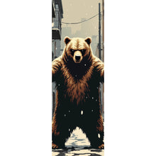Lade das Bild in den Galerie-Viewer, Spannrahmenbild Bewaffneter Bär in schneebedeckter Stadtgasse Panorama Hoch