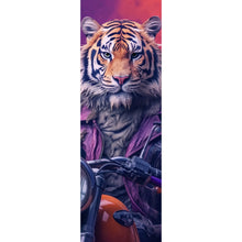 Lade das Bild in den Galerie-Viewer, Aluminiumbild gebürstet Biker Tiger auf Motorrad Panorama Hoch