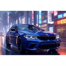 Lade das Bild in den Galerie-Viewer, Leinwandbild Blauer Sportwagen bei Nacht in der Stadt Querformat