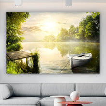 Lade das Bild in den Galerie-Viewer, Spannrahmenbild Boot auf See am Morgen Querformat