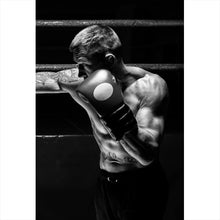 Lade das Bild in den Galerie-Viewer, Poster Boxer im Training Schwarz Weiß Hochformat