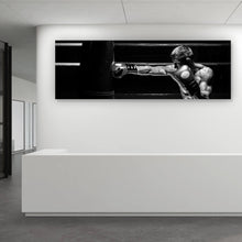 Lade das Bild in den Galerie-Viewer, Leinwandbild Boxer im Training Schwarz Weiß Panorama