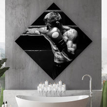 Lade das Bild in den Galerie-Viewer, Poster Boxer im Training Schwarz Weiß Raute