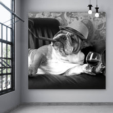 Lade das Bild in den Galerie-Viewer, Acrylglasbild Bulldogge auf Ledersessel mit Zigarre und Hut Quadrat
