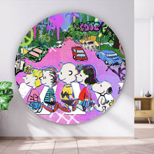 Lade das Bild in den Galerie-Viewer, Aluminiumbild gebürstet Bunte Zeichentrickfiguren vor Graffitiwand Kreis