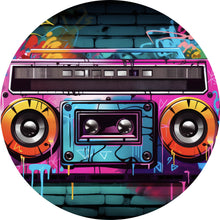 Lade das Bild in den Galerie-Viewer, Aluminiumbild gebürstet Bunter Rekorder Ghettoblaster vor Graffiti Wand Kreis