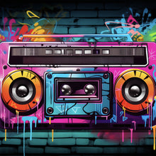 Lade das Bild in den Galerie-Viewer, Poster Bunter Rekorder Ghettoblaster vor Graffiti Wand Quadrat