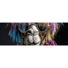 Lade das Bild in den Galerie-Viewer, Aluminiumbild Buntes Kamel mit Brille Panorama