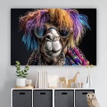 Lade das Bild in den Galerie-Viewer, Aluminiumbild gebürstet Buntes Kamel mit Brille Querformat