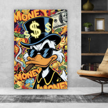 Lade das Bild in den Galerie-Viewer, Poster Coole Ente mit Zigarre auf Geld Hintergrund Hochformat