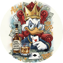 Lade das Bild in den Galerie-Viewer, Aluminiumbild gebürstet Coole Poker Ente mit Krone und Geld Kreis