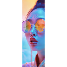 Lade das Bild in den Galerie-Viewer, Poster Cooles asiatisches Frauenportrait Panorama Hoch