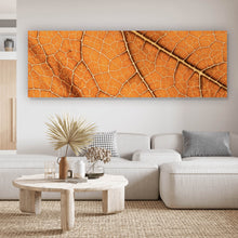 Lade das Bild in den Galerie-Viewer, Aluminiumbild gebürstet Detailansicht eines herbstlichen Blattes Panorama