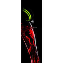 Lade das Bild in den Galerie-Viewer, Leinwandbild Edler Wein fließt ins Glas Panorama Hoch