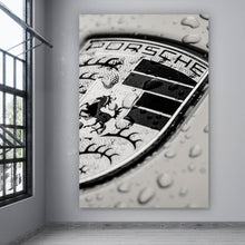 Lade das Bild in den Galerie-Viewer, Aluminiumbild Edles Emblem mit Regentropfen Hochformat