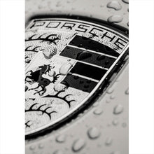 Lade das Bild in den Galerie-Viewer, Aluminiumbild Edles Emblem mit Regentropfen Hochformat