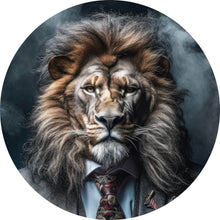 Lade das Bild in den Galerie-Viewer, Aluminiumbild gebürstet Edles Löwenporträt im eleganten Anzug Kreis