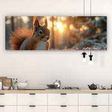 Lade das Bild in den Galerie-Viewer, Aluminiumbild gebürstet Eichhörnchen im verschneiten goldenen Morgenlicht Panorama